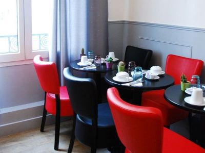 Cosy Monceau Hotel