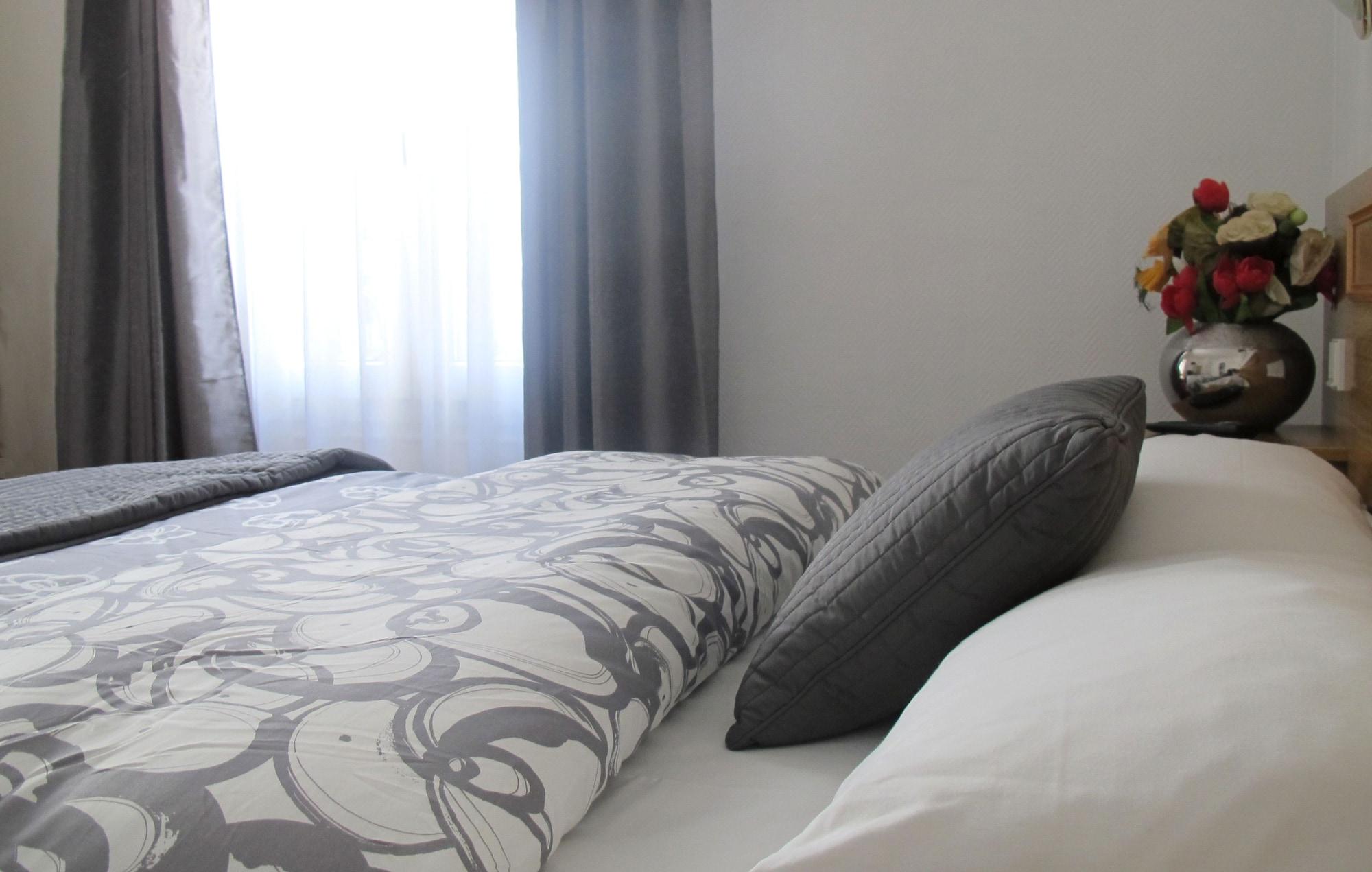 Hotel Cosy Monceau Parigi