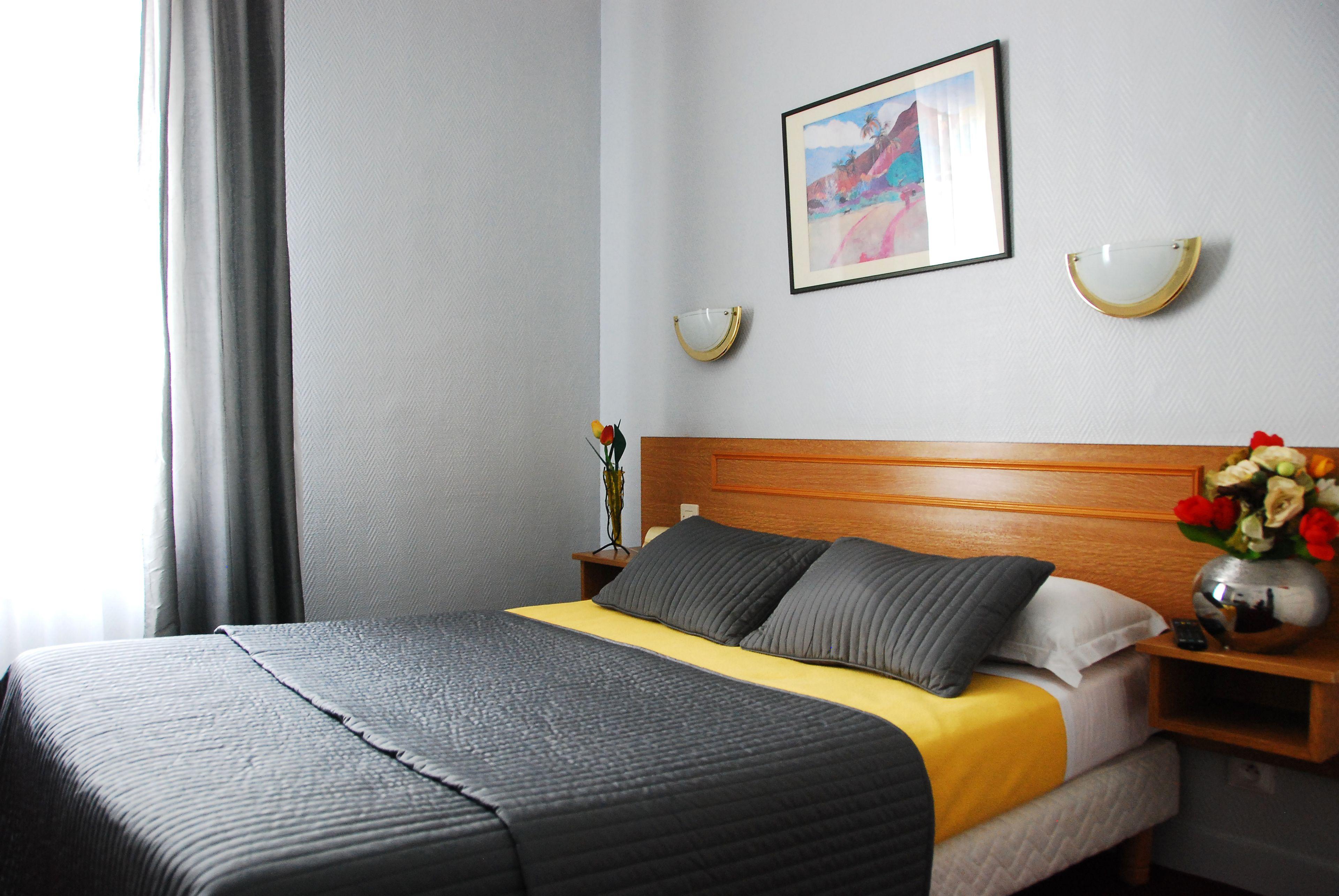 Cosy Monceau Hotel 2*