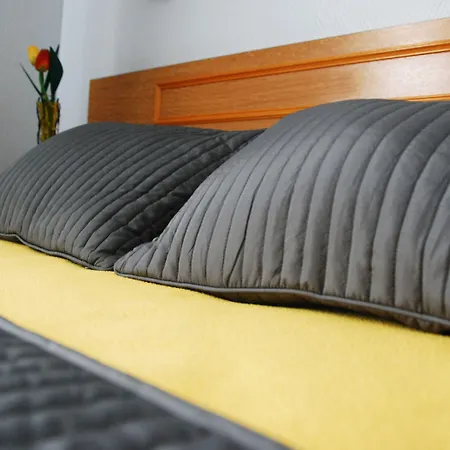 Cosy Monceau Hotel 2*
