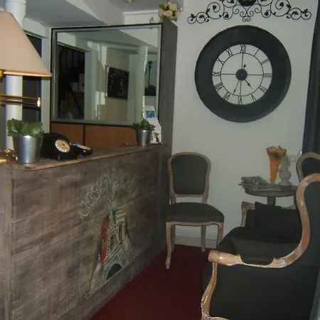 Hotel Cosy Monceau Parigi