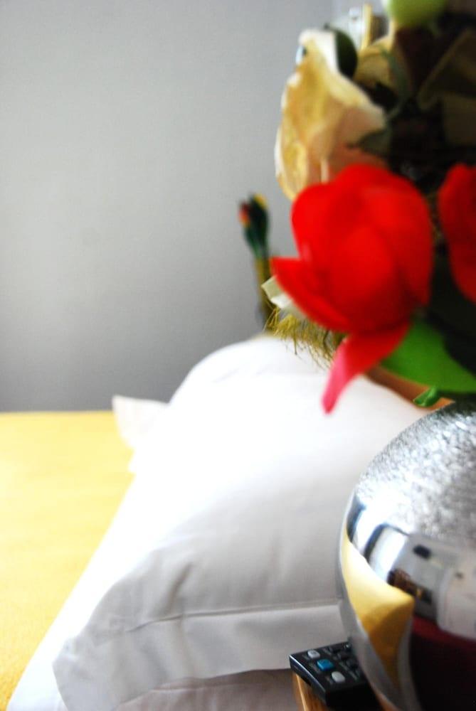 Cosy Monceau Hotel 2*